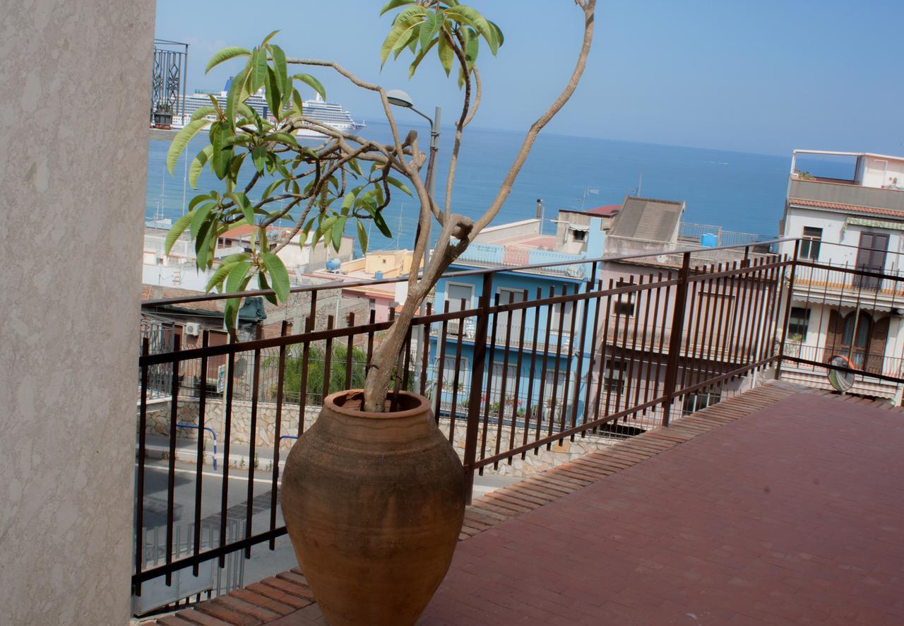 Bed & Breakfast Lighea Giardini Naxos Exterior photo